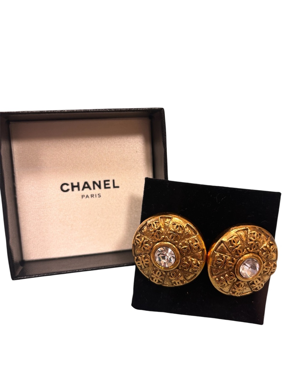 CHANEL Vintage Gold-Tone Round Medallion Earrings with Clear Crystal Centers - Picture 4 of 4